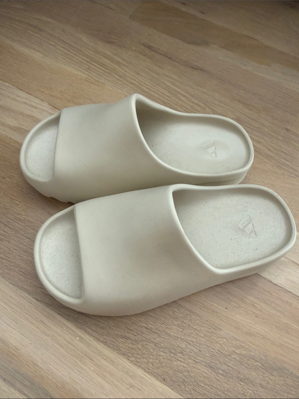 Yeezy Kids Cream Slide Sandals — Soft Neutral Slides